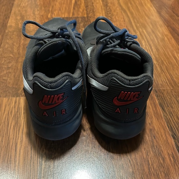 Nike Air Shoes - Picture 4 of 6